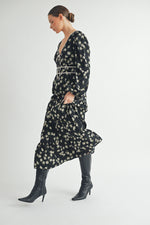 Load image into Gallery viewer, Women&#39;s wholesale apparel vendor for boutique shop | V-Neck Long Sleeves Maxi Dress
