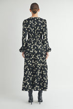 Load image into Gallery viewer, Women&#39;s wholesale apparel vendor for boutique shop | V-Neck Long Sleeves Maxi Dress
