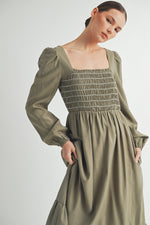 Load image into Gallery viewer, Smocked Maxi Dress I ABED7652
